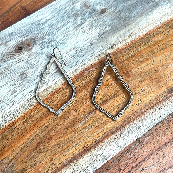 Kendra Scott Sophee Rose Gold Earrings - Picture 1 of 1